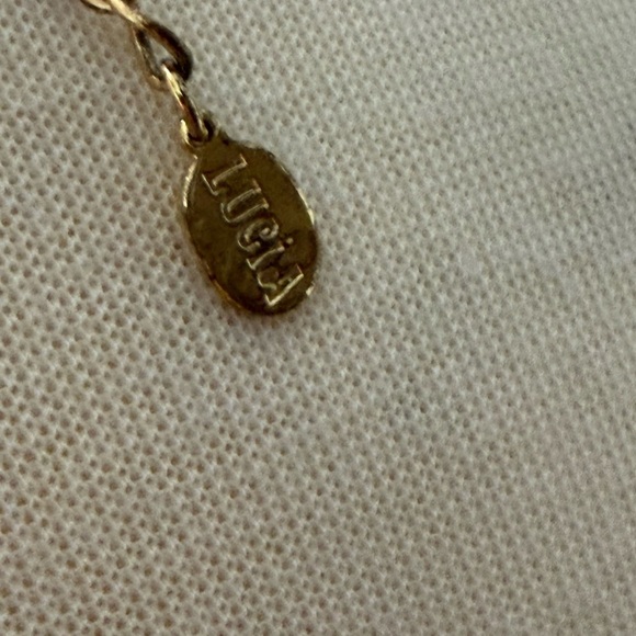 Bold chunky Gold Statement Necklace from Lucia - Picture 3 of 4